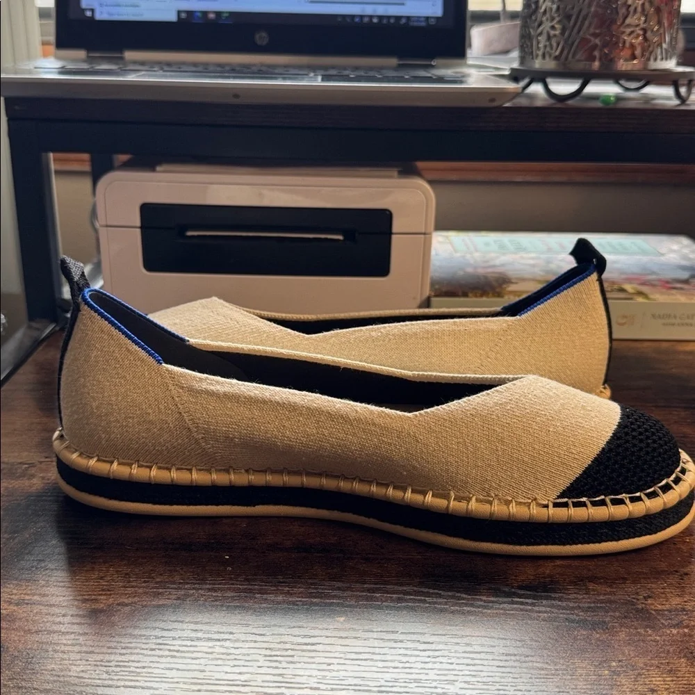 NWOB Rothy's The Espadrille Boardwalk flats in beige/ivory and black Size 9.5